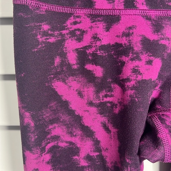 Lululemon Wunder Under Crop II Tie Dye Leggings Size 4 Regal Plum Black - Picture 7 of 11